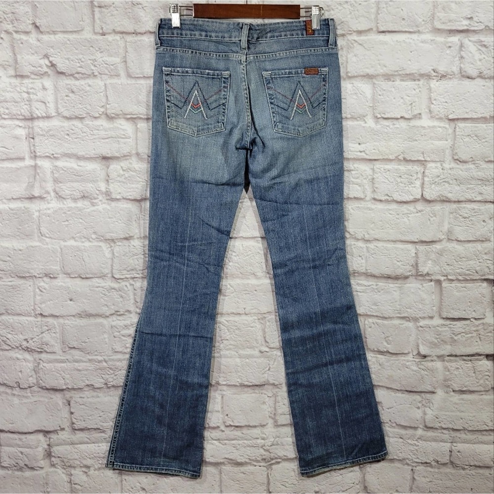 Light Wash Women's Jeans with Back Pocket Stitching - Picture 7 of 12